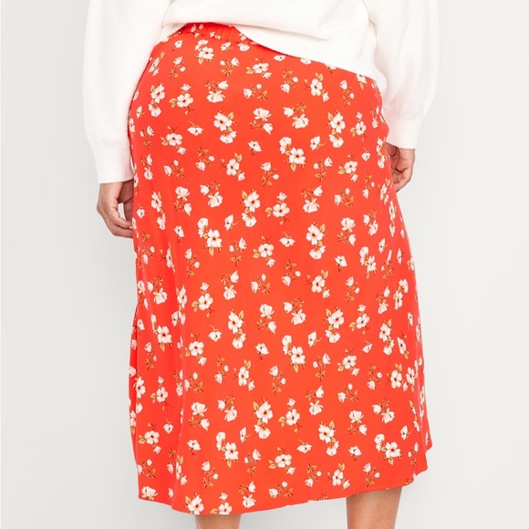 Old Navy red floral Crepe A-Line Midi Skirt - Picture 4 of 13